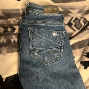 BKE size 0/1 (24) low rise flare.